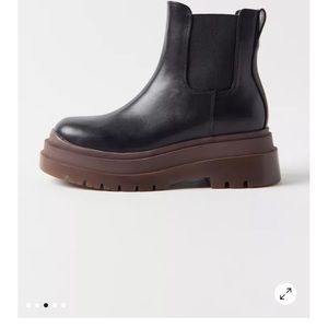 Urban Outfitters Chelsea Boot
